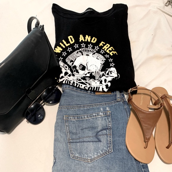 *3/$18* Oversized Distressed Skull Tee - Picture 3 of 4